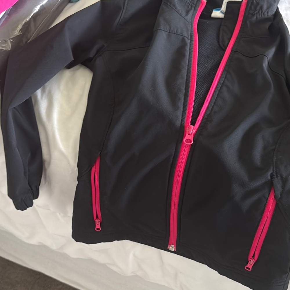 Excellent shape looks new: Columbia Black Jacket with Pink Embroidery - Picture 2 of 7